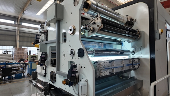 Staggered Keramik Tekne Tasarımı ile Plastik Filmler için Kondensatör Vakum Metallizörü