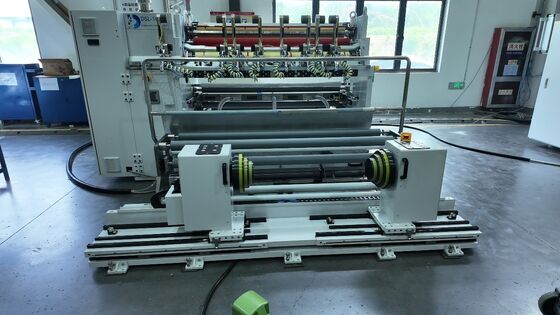 Büyük Dokunmatik Ekranlı Lityum Pil Ayırıcıyı Dilmek ve Geri Sarmak için Tasarlanmış Dilme Sarma Makinesi